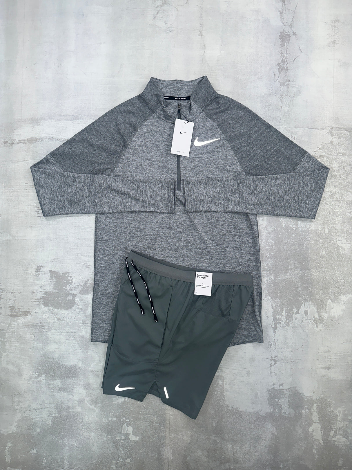 Nike Element 2.0 set Grey - 1/2 zip & shorts