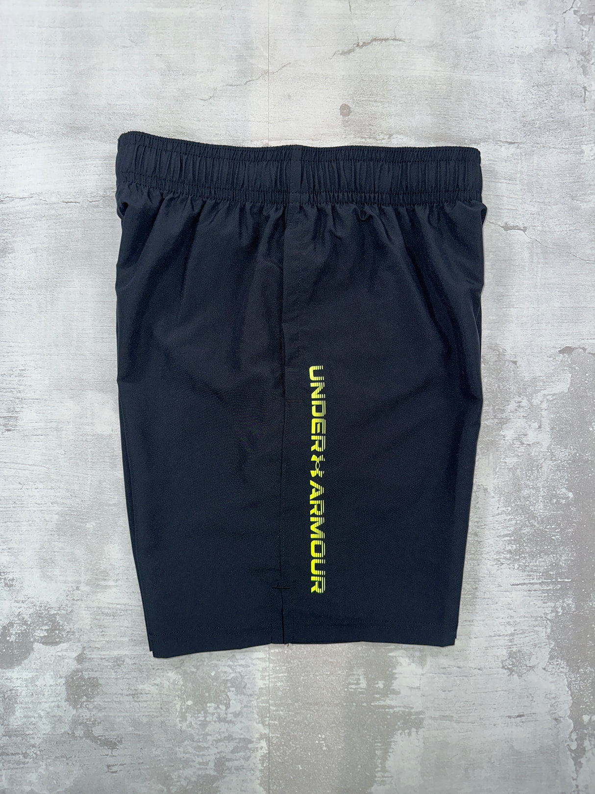 Under Armour Launch shorts Black / Neon