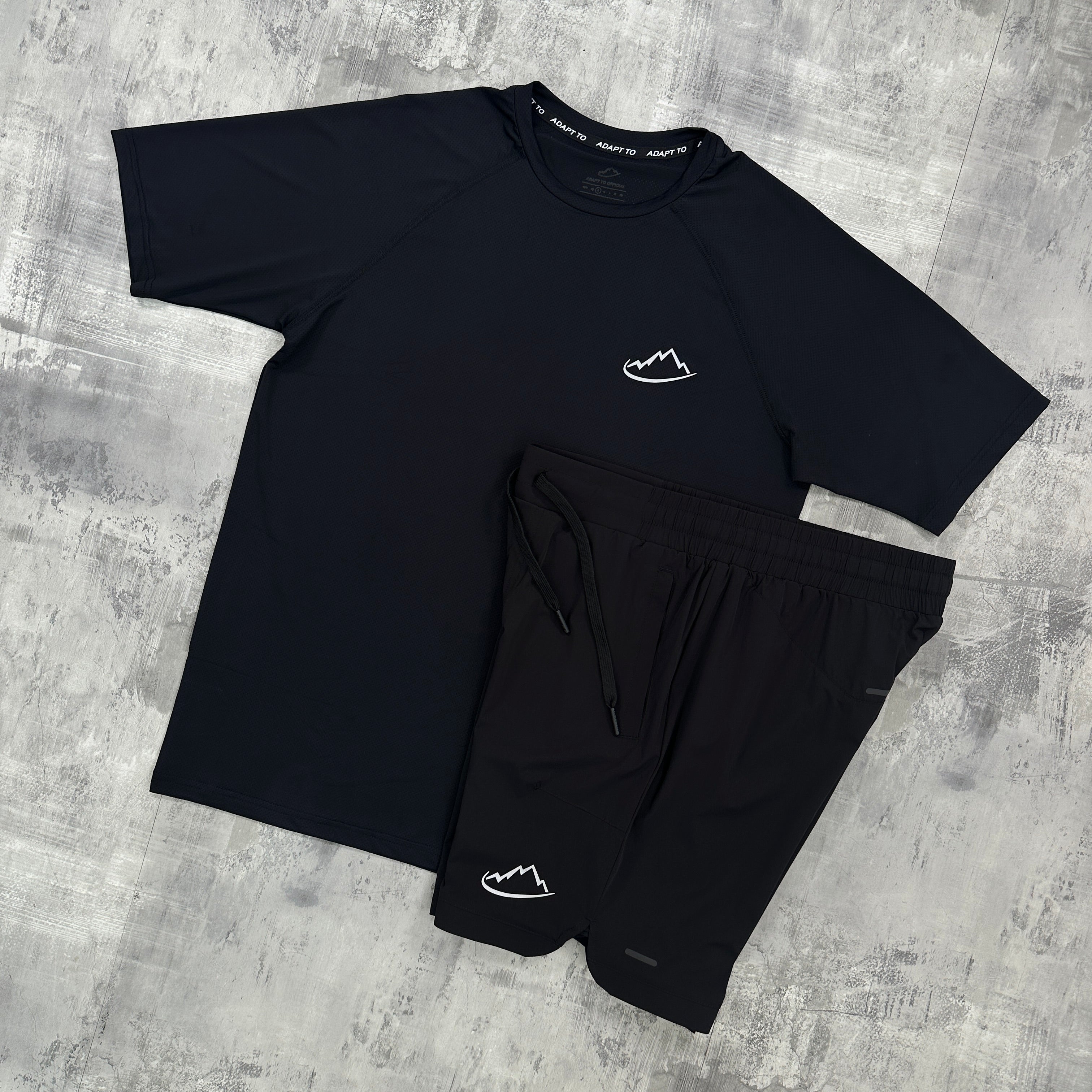 Adapt To Strive Set Black - T-shirt & Shorts