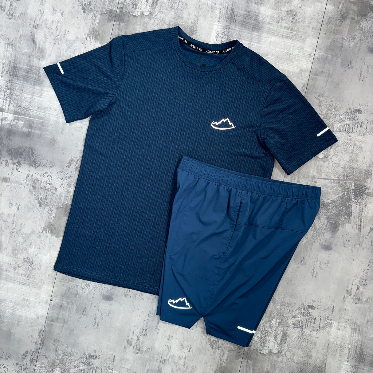 Adapt To Track Set Navy - T-shirt & Shorts