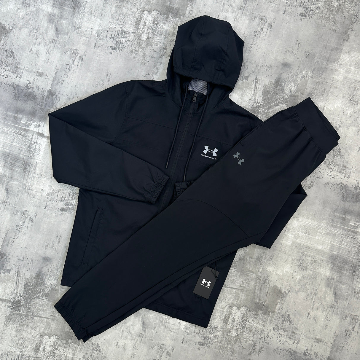 Under Armour Run Tracksuit Triple Black - Jacket & Trousers