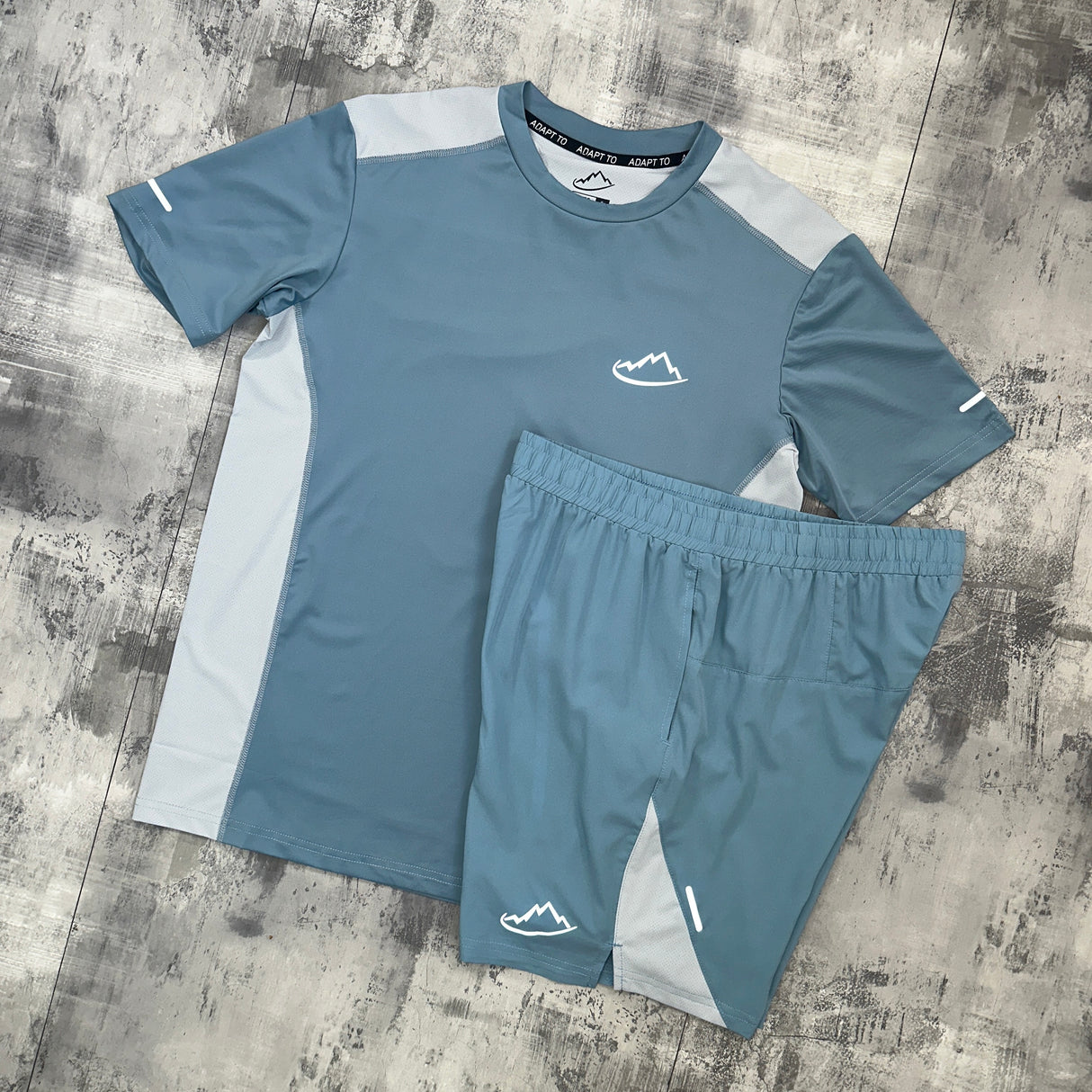 Adapt To Enhance Set Blue - T-shirt & Shorts