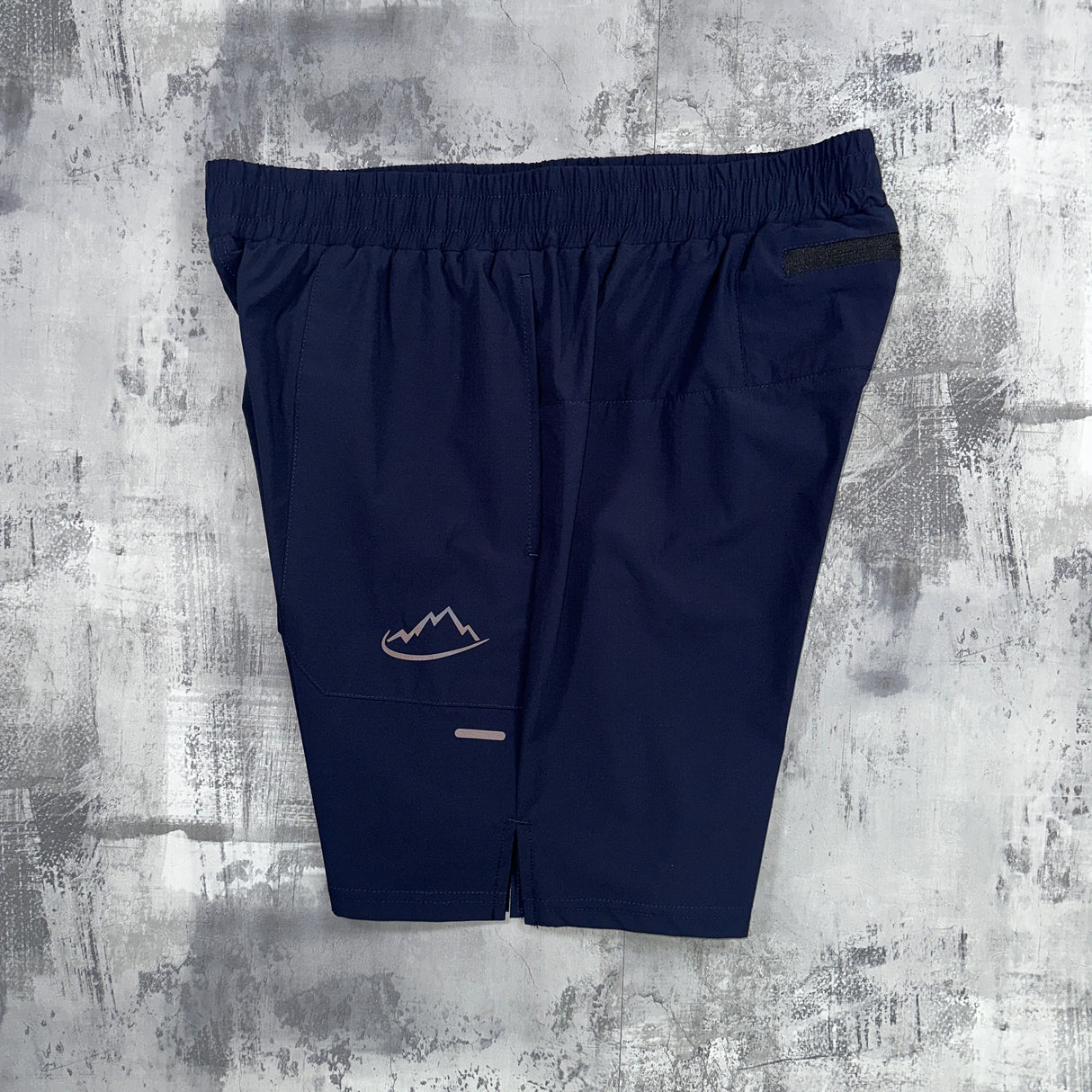 Adapt To Pinnacle shorts Navy / Black