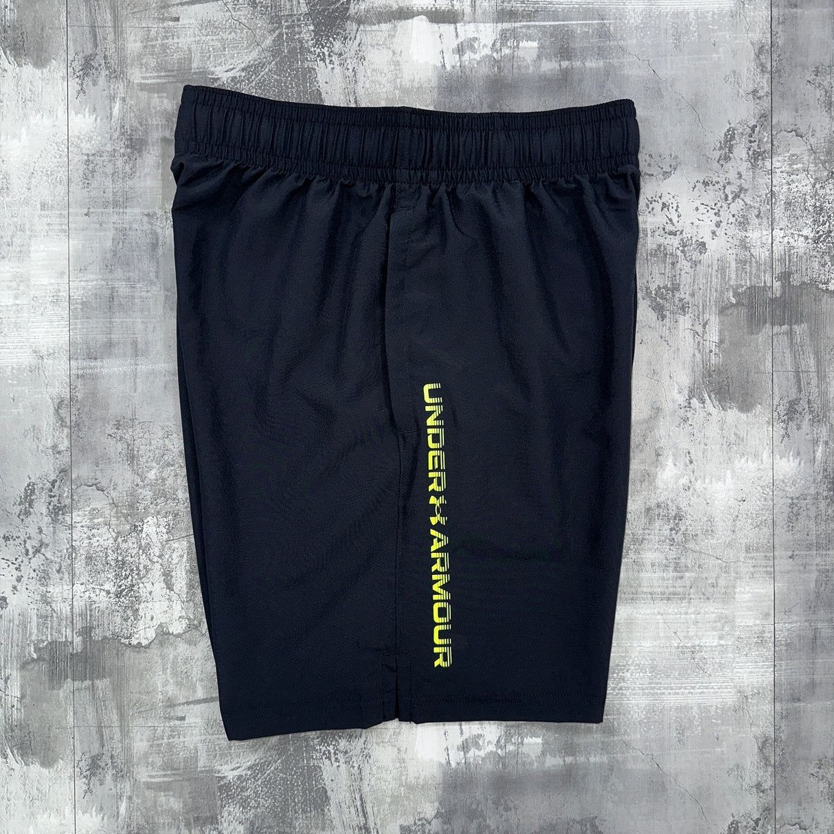 Under Armour Launch shorts Black / Neon