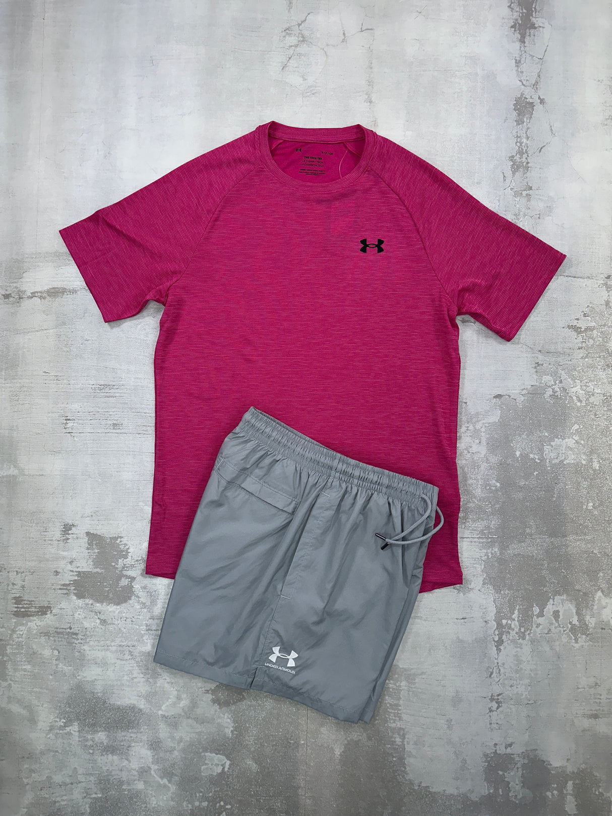 Under Armour Woven set Magenta - t-shirt and shorts