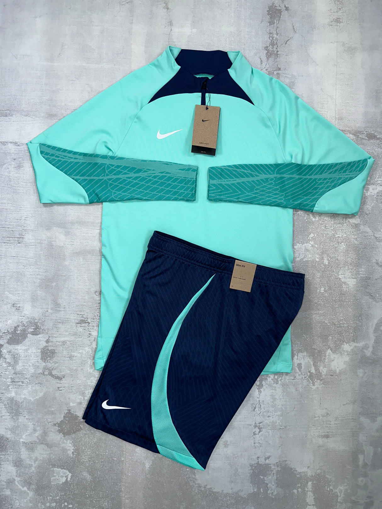 Nike Strike set Aqua - 1/2 zip & shorts